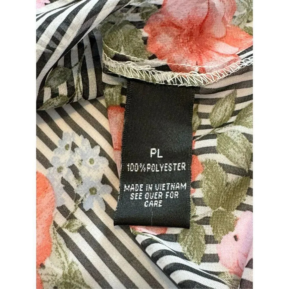I.N. Studio‎ Petite Large Floral Striped Tiered Bell Sleeve Blouse - Picture 4 of 6